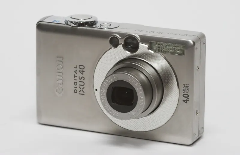 Canon Digital IXUS 40, also sold as PowerShot SD300