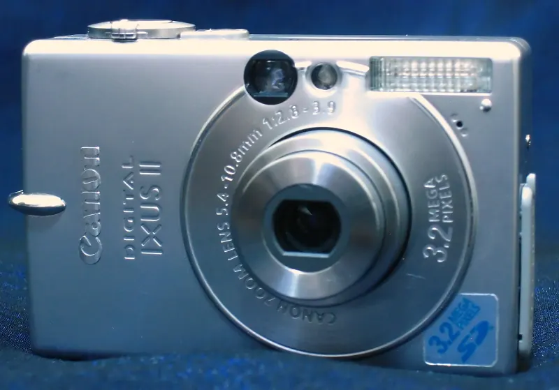 Canon Digital IXUS II, also sold as PowerShot SD100
