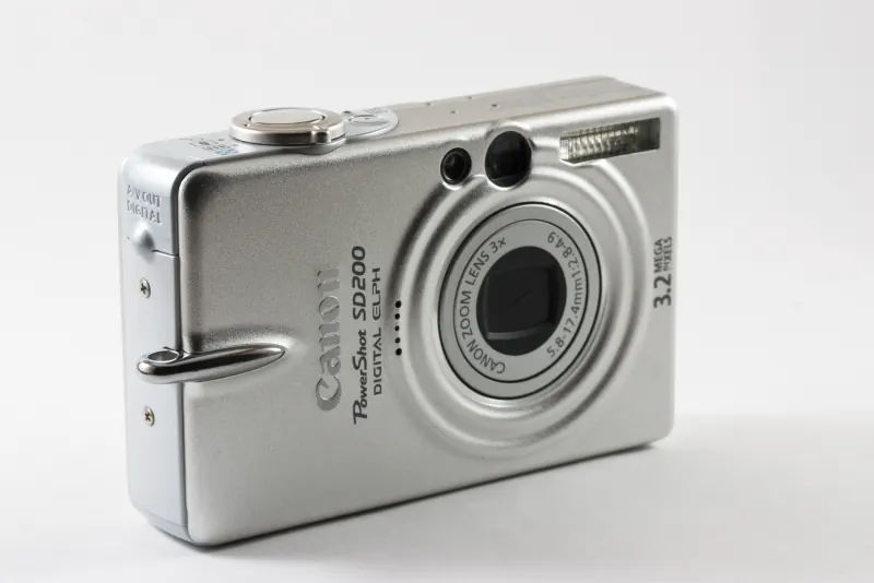 Canon PowerShot SD200, also sold as Digital IXUS 30